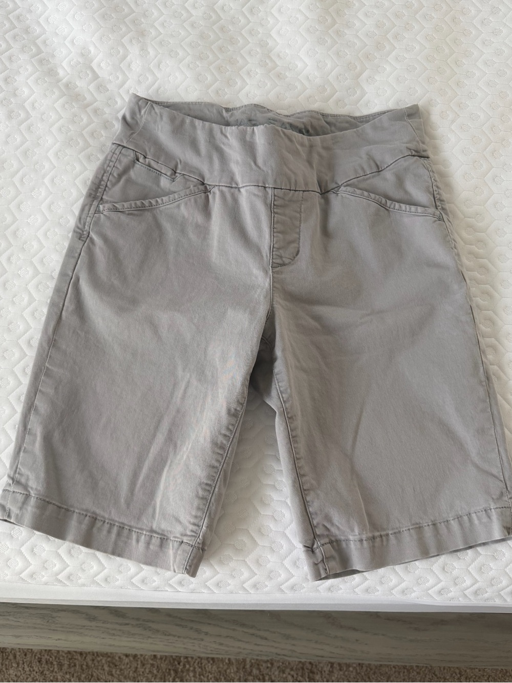 Jag Jeans Women's Light Gray Bermuda Shorts